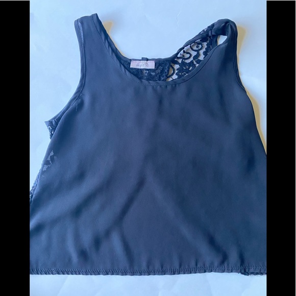 Tops - Women’s sleeveless top